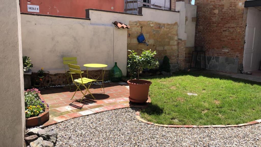 Magalocanda Stanze Sotto Al Castello Montemagno  Eksteriør billede